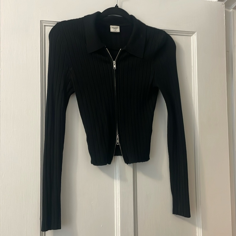 Abercrombie size S zip top
